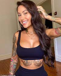 Mar 22, 2021 · from his pictures, it looks like he is inked all over the front and side of his body, minus his center, stomach area. Former Bachelor Star Jessica Brody Shows Off Her Thug Wife Stomach Tattoo On Instagram Daily Mail Online