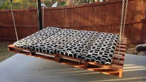 Floating Pallet Bed Pallet Furnishing