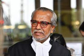 Lead defence lawyer tan sri shafee abdullah earlier asked amhari why he considered low to have a close relationship to rosmah. Court Of Appeal Rejects Shafee S Bid To Introduce Ex Ag S Affidavit As Evidence To Recuse Sri Ram From Prosecuting Him The Edge Markets