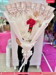 thai florist offers cash bouquets for