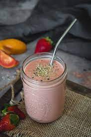 guava smoothie with strawberries and