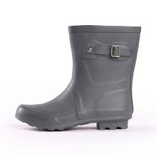 9 inch female chelsea rain boots size