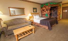 Save big with your next booking North Carolina Family Resorts Family Suites Great Wolf Lodge Wolf Lodge Family Suite