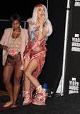 does-lady-gagas-meat-dress-smell