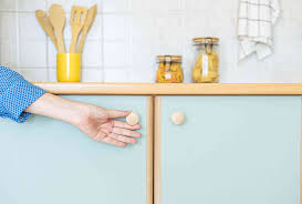 how to replace cabinet doors for an