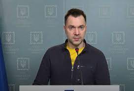 Le conseiller de Zelensky conseille aux militaires ukrainiens "hésitants"  d'adopter l'expérience d'"Azov" à Marioupol
