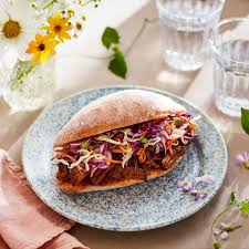 pulled brisket sandwiches with coleslaw