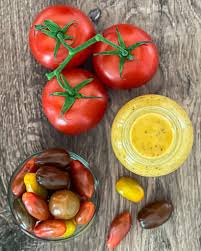 tangy tomato vinaigrette dressing