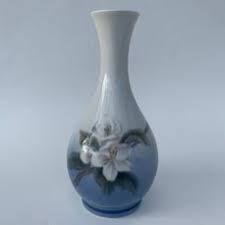 Fiori bianchi vaso / narcisi e fiori bianchi luminosi dei. Royal Copenhagen Vaso Con Fiori Bianchi 53 51 Catawiki