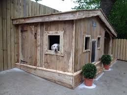 Luxury Solid Rustic Dog Kennel With