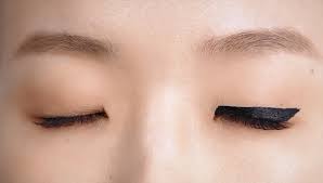 alluring eye line for single eyelid