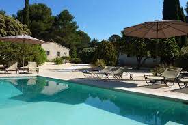 bed breakfast luberon charming bed