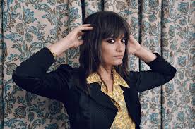 Discover top playlists and videos from your favorite artists on shazam! Sainte Victoire De Clara Luciani La Grenade Enfin Degoupillee