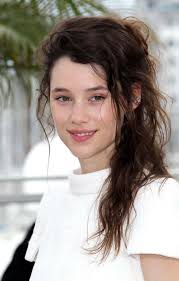astrid berges frisbey posing gracefully