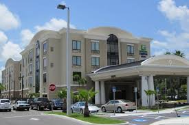 holiday inn express suites ta usf
