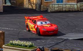 who is the voice of lightning mcqueen