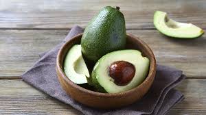 Hier erfährst du, wann du sie noch essen kannst und wenn die avocado aufgeschnitten wird, oxidiert die oberfläche nach kurzer zeit und wird braun. Ist Die Avocado Reif Diese Drei Anzeichen Verraten Es