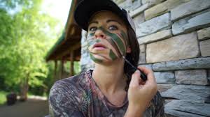 apply camo face paint for hunting