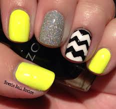Beautiful Yellow Manicures That Are Bright Enough For Summer
