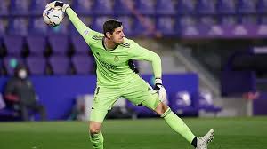 It was such a scandal it threatened to cause incomprehensible division among the belgian team. Iker Casillas Felicite Thibaut Courtois Auteur D Arrets Incroyables Contre Valladolid Videos Rtl Sport