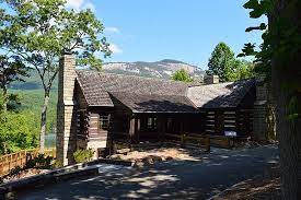 table rock lodge with table rock in the