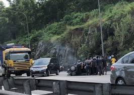 Following the accident, two women and a man who was the driver of the car suffered minor injuries and were sent to tuanku ja'afar hospital, seremban for treatment. Plus Highway Compact Car Accident This Morning