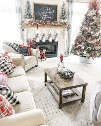 No matter how you and your loved ones celebrate, you can decorate. 32 Stylish And Cozy Christmas Living Room Decor Ideas