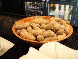 does longhorn steakhouse have peanuts
