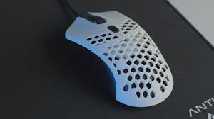 Final Mouse Ultra Light Pro Review Wow This Thing Is Light Youtube