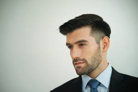 haircut for men with oval faces