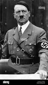 Adolf Hitler hält eine Rede, 1935 ...