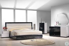 Shop wayfair for all the best search results for lacquer within black bedroom sets. Turin Light Grey And Black Lacquer Platform Bedroom Set From J M 17854 Q Coleman Furniture
