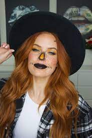 halloween makeup look scarecrow