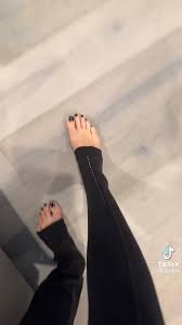 Justine Ezarik's Feet << wikiFeet