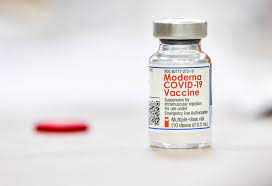 The split suggests that moderna's vaccine doesn't just block the virus in most cases, but it also shields the people who do get sick from the worst outcomes of the disease. Moderna Vakzine Zweiter Covid 19 Impfstoff Erhalt Zulassungsempfehlung Pz Pharmazeutische Zeitung