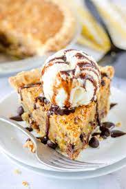 toll house chocolate chip cookie pie