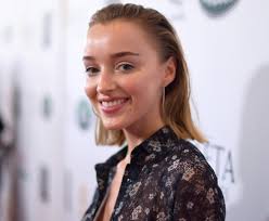 Phoebe dynevor is a rising actress who stars as a lead in shonda rhimes's lavish new period drama, bridgerton. Phoebe Dynevor Got A Spicy New Haircut And Color Plus Curtain Bangs Of Course