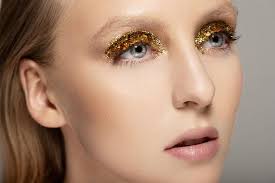 highlight brown eyeliner with gold