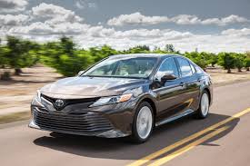 2018 toyota camry hybrid xle review