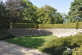 The architectural project, favored over a simple orangery, was carried out by matthaeus. Parktheater Grosser Garten