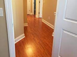 what color cabinets with red oak flooring