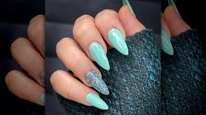 sea gl nails are the summer trend