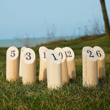 Hey Play Wooden Throwing Lawn Game