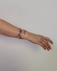 Tatouage homme bracelet beau tatouage bras et avant bras en. 100 Idees De Tatouages Bracelet Pour Femme Tatouez