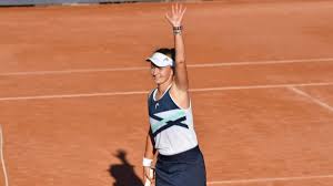 Je to pro mě velmi emotivní okamžik. Barbora Krejcikova Defeats Sorana Cirstea To Win Her First Career Championship At The Strasbourg International
