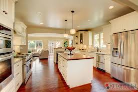 white is the most por kitchen color