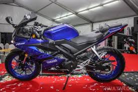 Visit us to get price list of yamaha r15 v3.0 in your new delhi. Yamaha Yzf R15 Dilancarkan Di Malaysia Rm11 988 Paultan Org