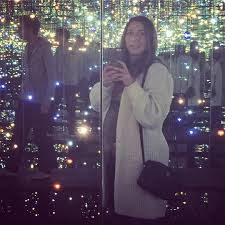 Peretti posted a selfie on instagram sporting a sizeable baby bump inside yayoi kusama's infinity mirrored room at the broad museum in la. Chelsea Peretti And Jordan Peele Expecting First Child People Com