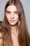 should-you-brush-wavy-hair-wet-or-dry