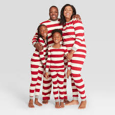 matching family holiday pajamas